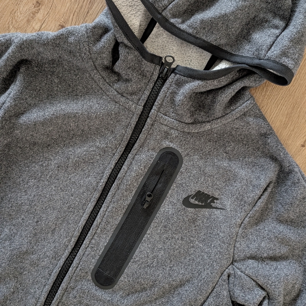 Nike Jacket SKU990 - Picture 2 of 3